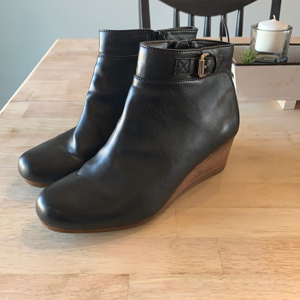 Dr. Schools black leather wedge booties size 8.5